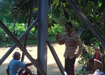 Kepala Desa Lebak Tipar Ucapkan Terima Kasih kepada Kapolri atas Pembangunan Jembatan Presisi dan Penanaman Pohon