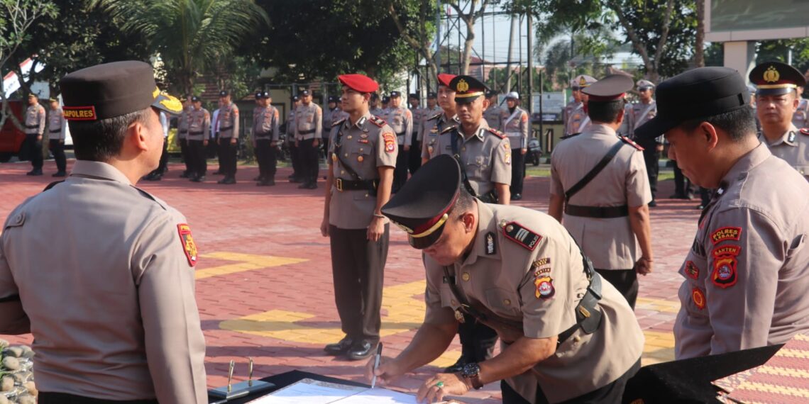 Kapolres Lebak Pimpin Upacara Sertijab Kasat Reskrim, Kasi Humas, dan Kapolsek Jajaran