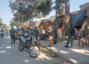 Peningkatan infrastruktur trotoar dan penerangan disekitar fasilitas umum
