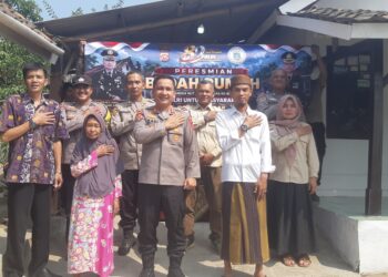 Wujud Kepedulian Polri, Kapolres Lebak Resmikan Bedah Rumah Milik Ma Sarminah