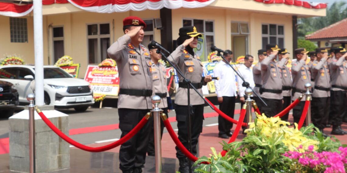 Polres Lebak Gelar Apel Satuan dan Farewell Parade Sambut Kapolres Baru dan Lepas Pejabat Lama