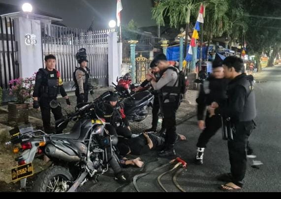 Brimob Polda Metro Jaya Gagalkan Dugaan Tawuran di Cipayung, Empat Pemuda Diamankan